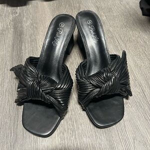 Pink Lily Black Knotted Heels